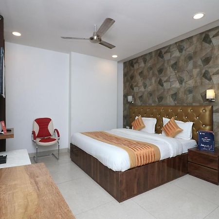 Oyo 9999 Hotel La Wisteria Delhi  Eksteriør bilde