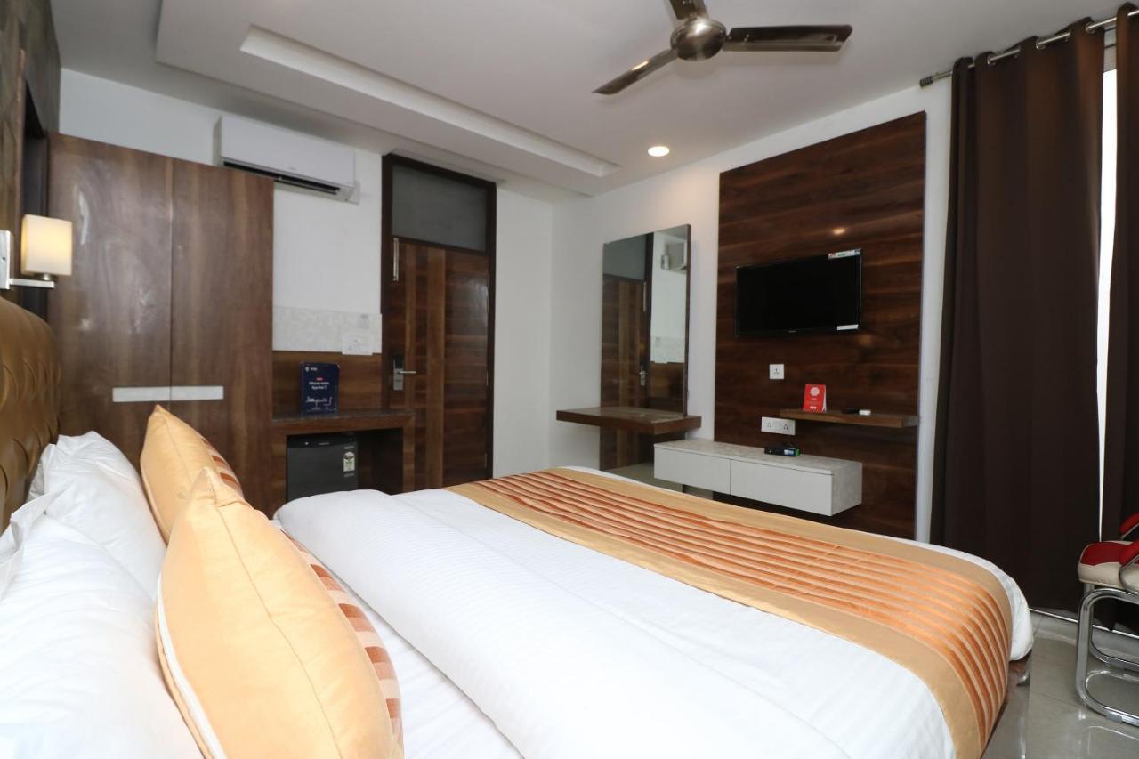 Oyo 9999 Hotel La Wisteria Delhi  Eksteriør bilde