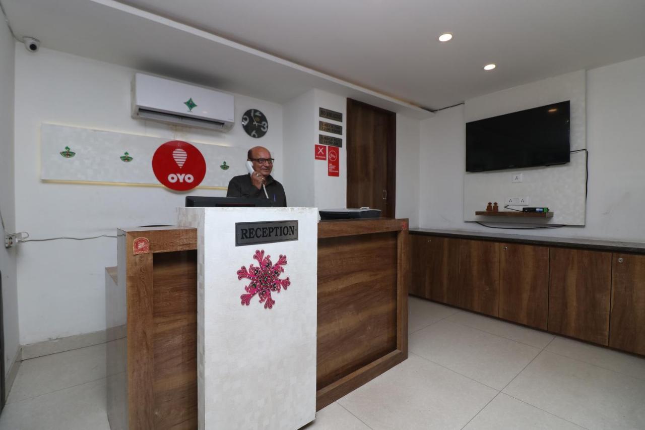 Oyo 9999 Hotel La Wisteria Delhi  Eksteriør bilde
