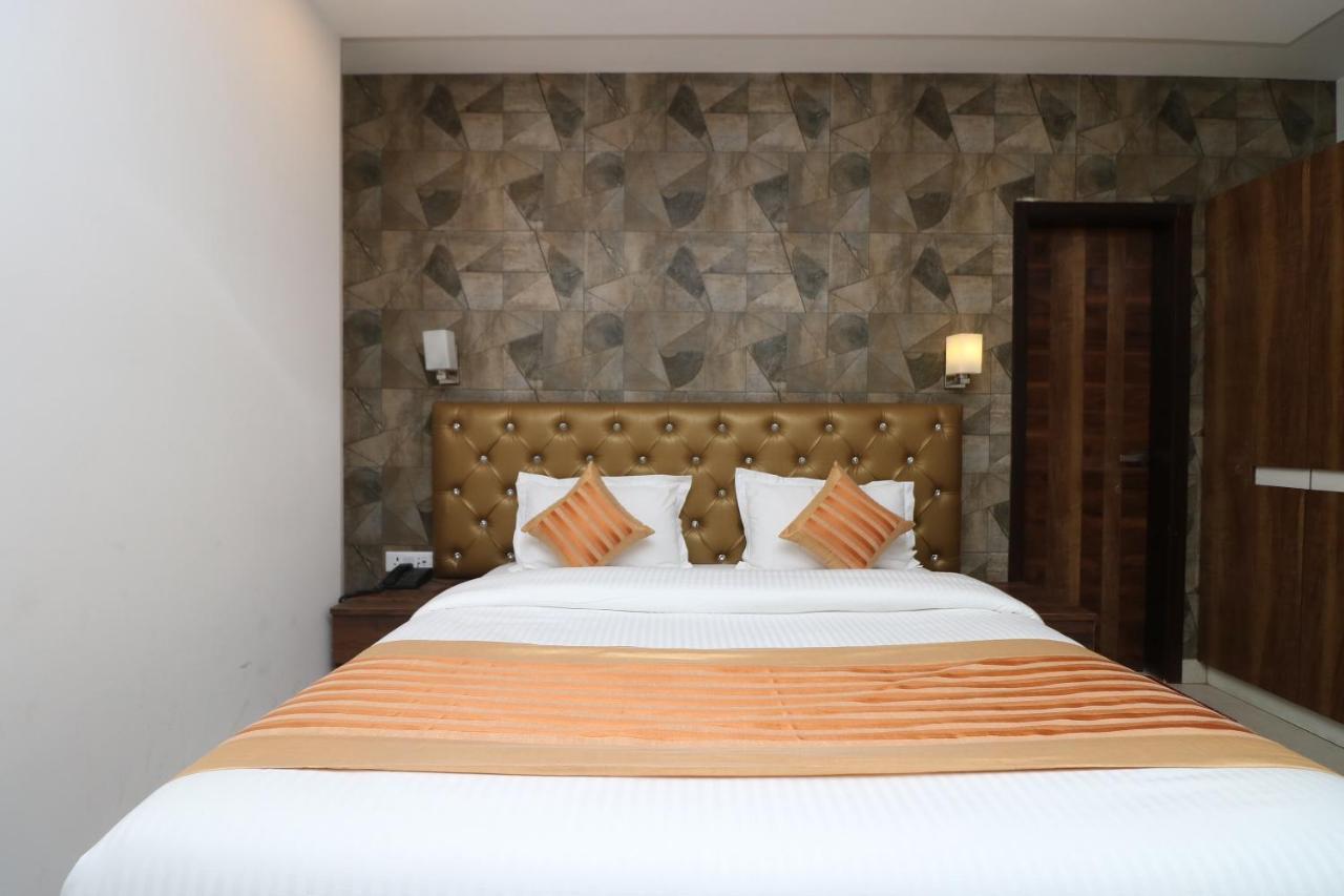 Oyo 9999 Hotel La Wisteria Delhi  Eksteriør bilde