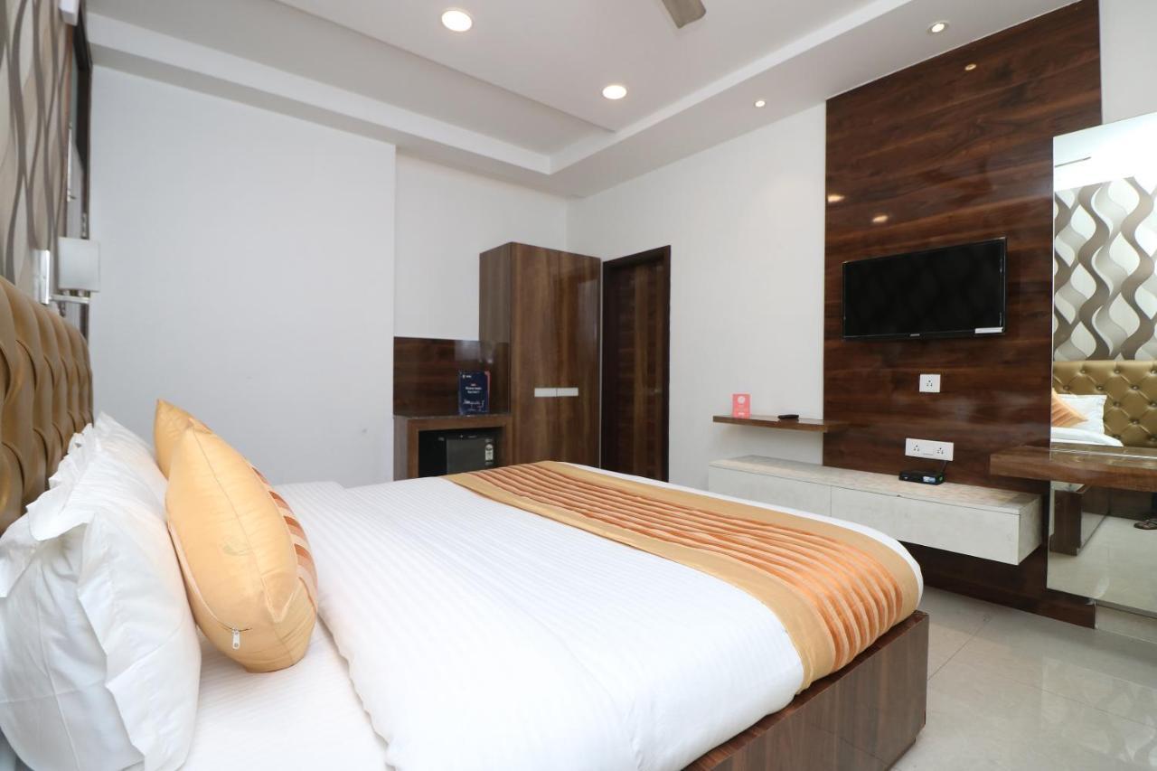 Oyo 9999 Hotel La Wisteria Delhi  Eksteriør bilde