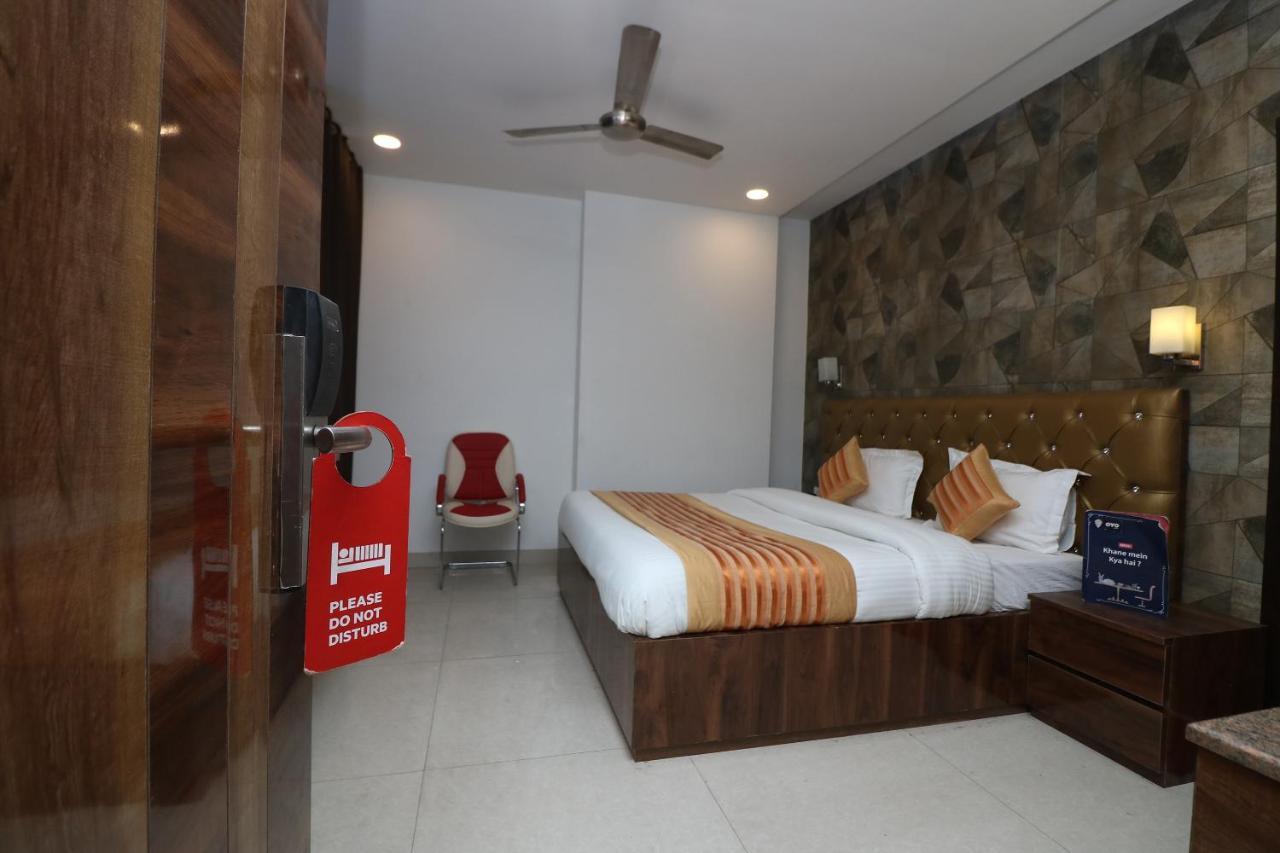 Oyo 9999 Hotel La Wisteria Delhi  Eksteriør bilde