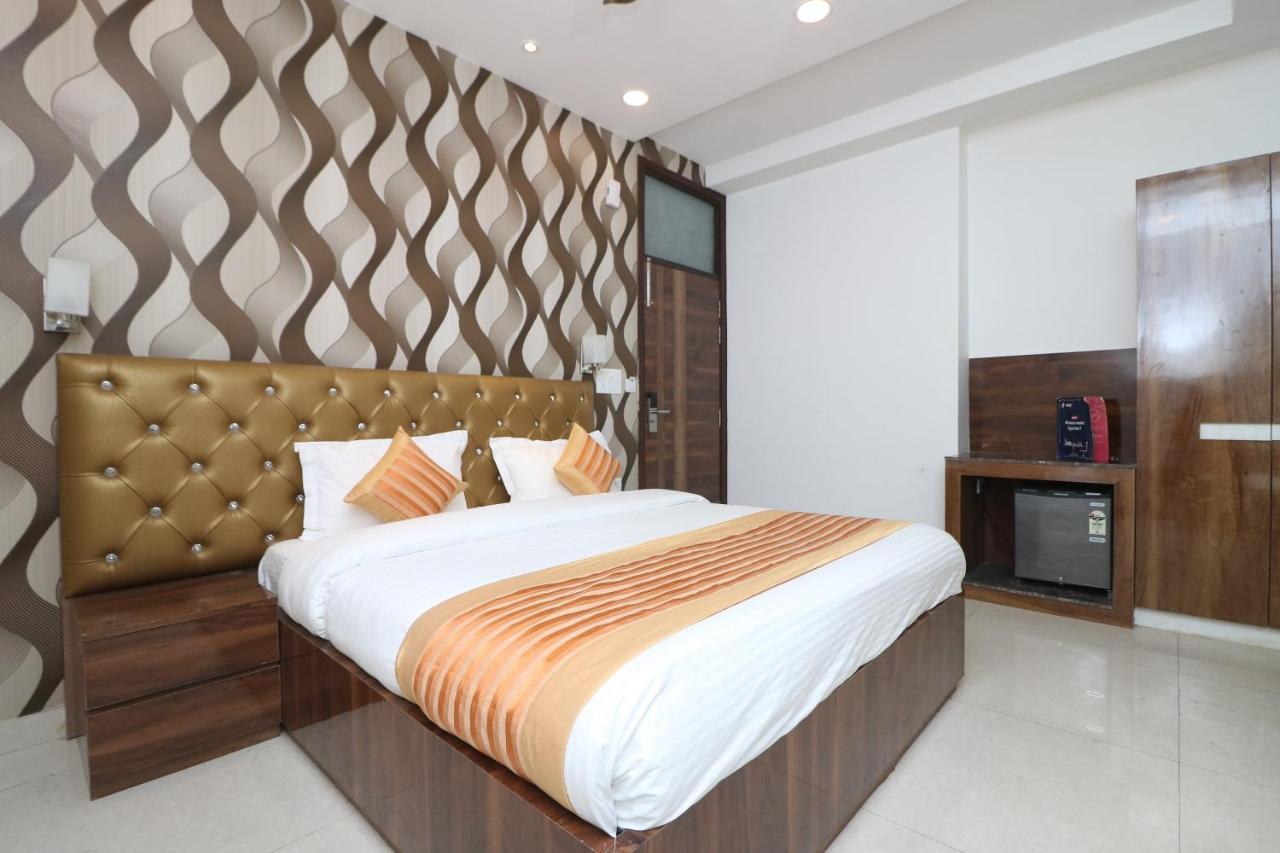 Oyo 9999 Hotel La Wisteria Delhi  Eksteriør bilde